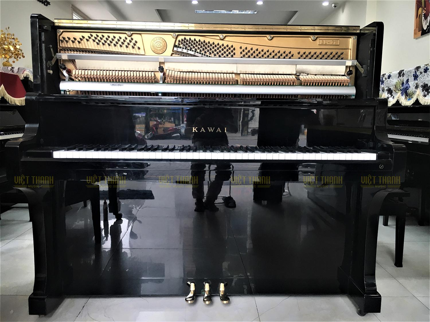 Đàn piano Kawai BL-71 có chất liệu gỗ chọn lọc