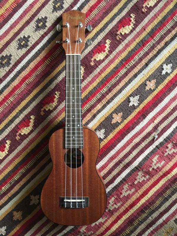Đàn ukulele Fender U'Uku - Soprano, natural 