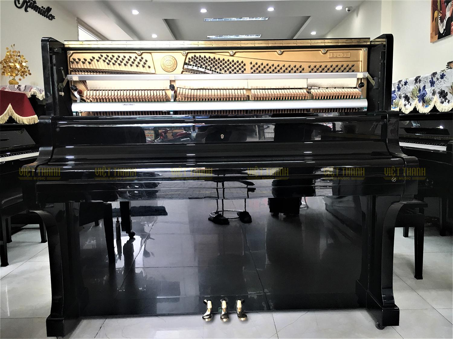 Đàn piano Kawai BL-71 sản xuất trong dây chuyền hiện đại