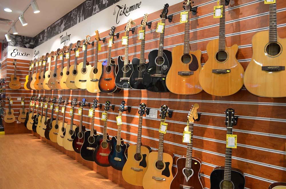 Showroom guitar Việt Thanh Thanh