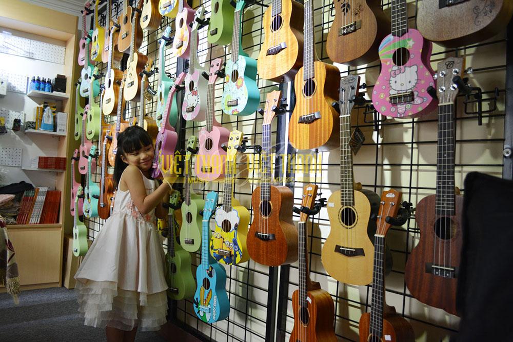 Giá đàn ukulele Soprano bao nhiêu